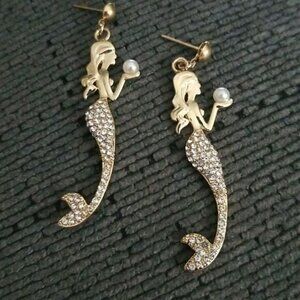 Mermaid stud earrings pearl sparkle